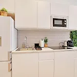 Keyz - 1 Bedroom Near The Exhibition Center